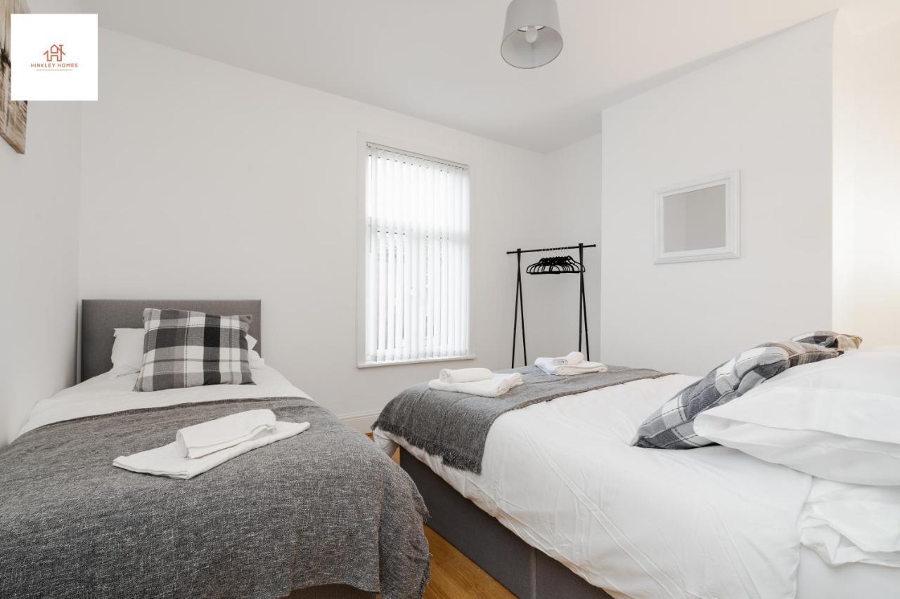 2 Bedroom House Liverpool- Large & Cosy- Sleeps 5 By Hinkley Homes Short Lets & Serviced Accommodation ภายนอก รูปภาพ