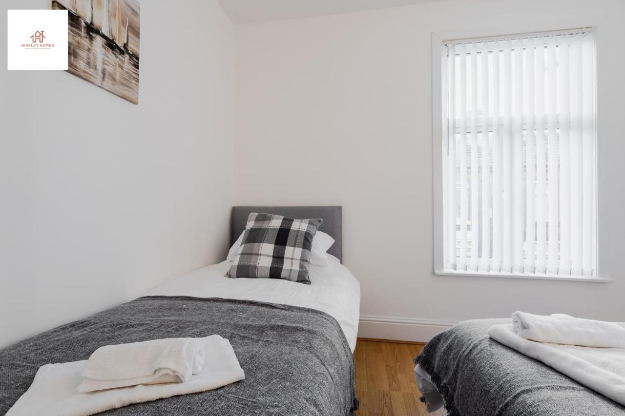 2 Bedroom House Liverpool- Large & Cosy- Sleeps 5 By Hinkley Homes Short Lets & Serviced Accommodation ภายนอก รูปภาพ