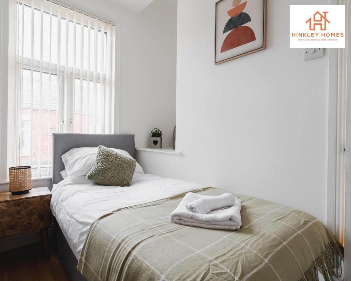 2 Bedroom House Liverpool- Large & Cosy- Sleeps 5 By Hinkley Homes Short Lets & Serviced Accommodation ภายนอก รูปภาพ